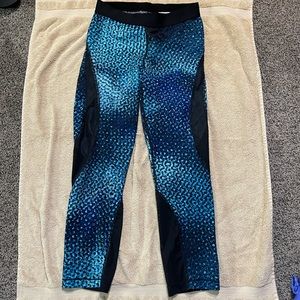 Nike Cropped Mesh Leggings